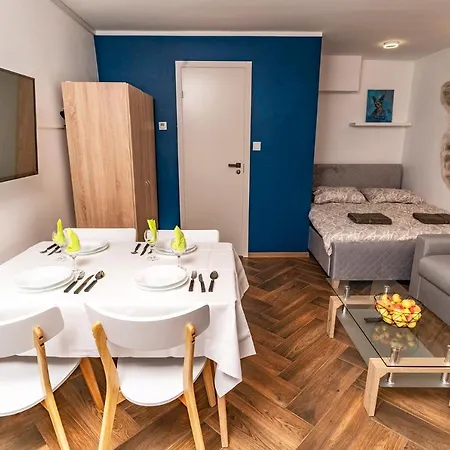 Brand New Studio In City Center Διαμέρισμα *