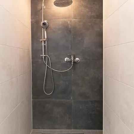 Apartment Brand New Studio In City Center